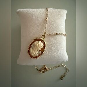 Elegant Gold  plated and Cream Cameo Pendant Necklace